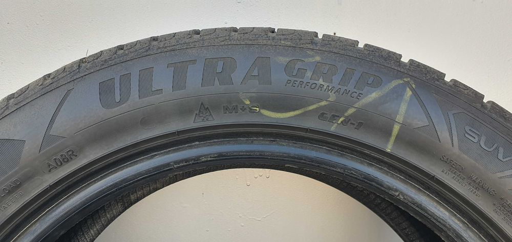 Шини 225/55 R18 GoodYear UltraGrip Performance Gen-1 SUV, Зима