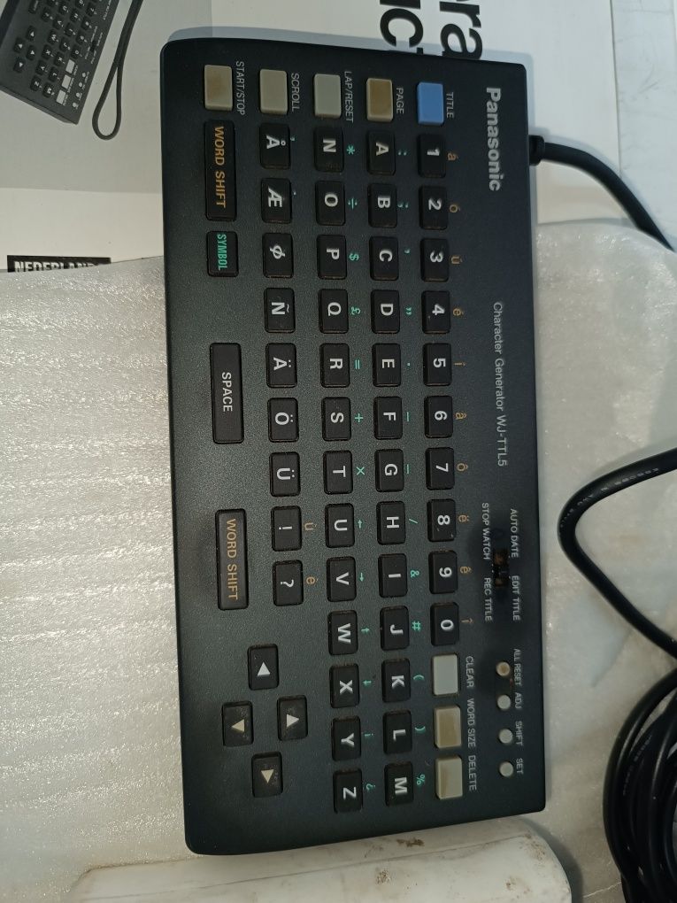 Mesa  mistura Panasonic WJ-AVE5 com gerador caracteres