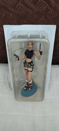 Lara Croft Tomb Raider Nova/Selada na caixa - Estatueta 17cm