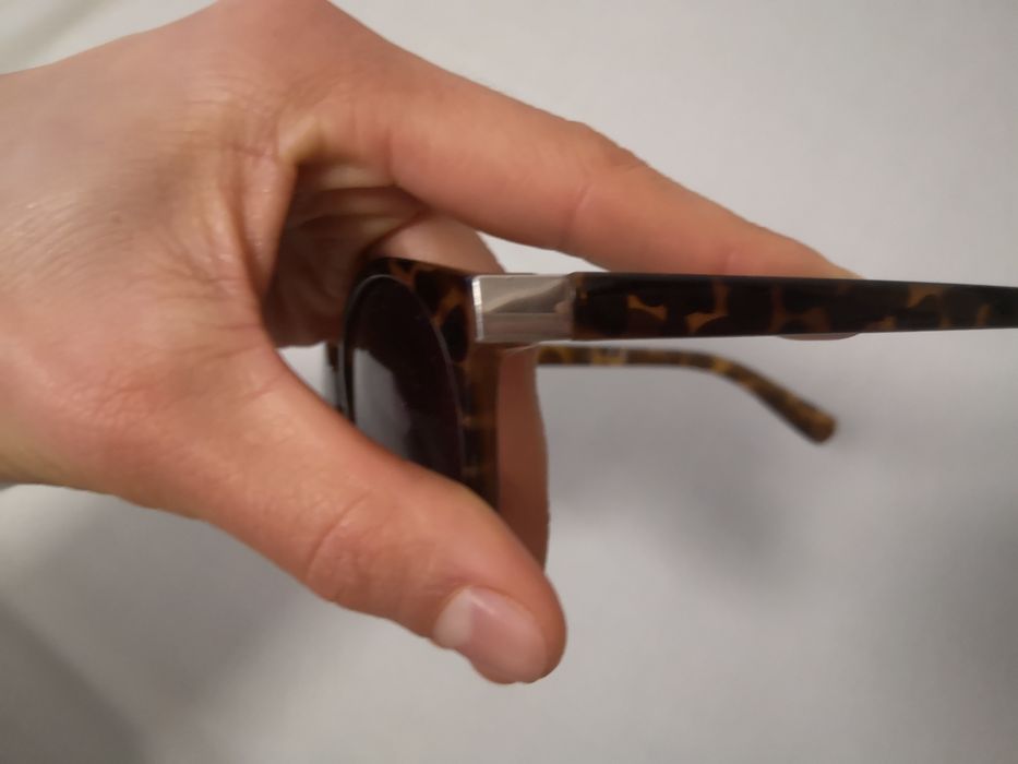 Óculos de sol sem marca