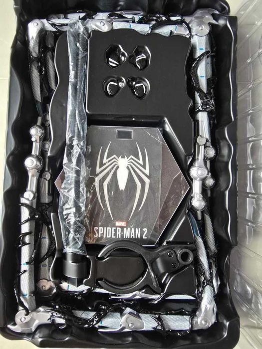 Figura Hot Toys Spider Man 2 (Video game) Peter Parker in Black Suit