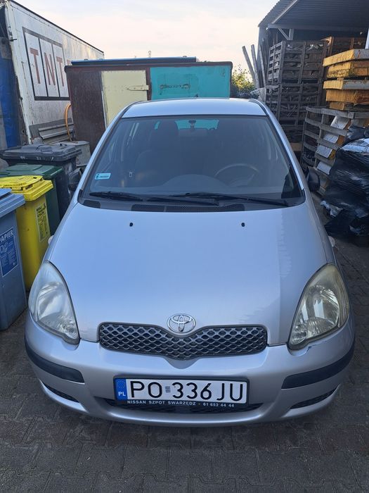 Toyota Yaris 1.0 salon Polska.