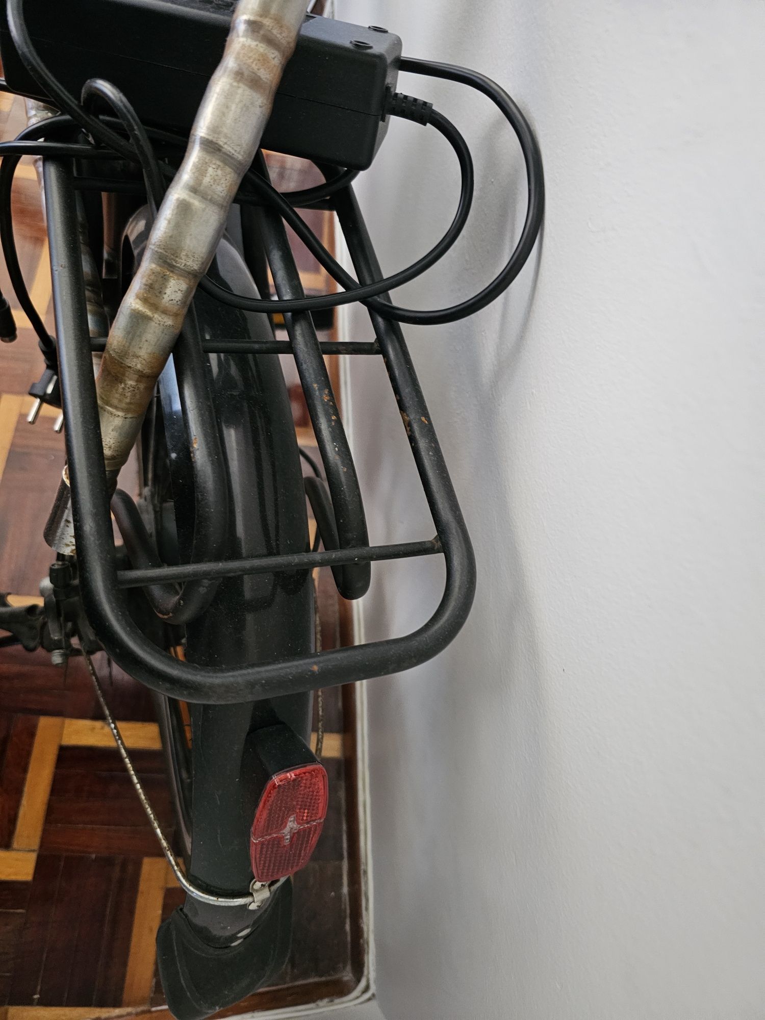 Bicicleta Elétrica Silver - Motion E25 (36V 250W) - 20\" Pneu