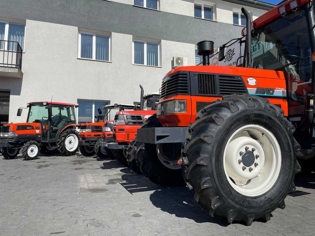 Kubota L1-455 Front