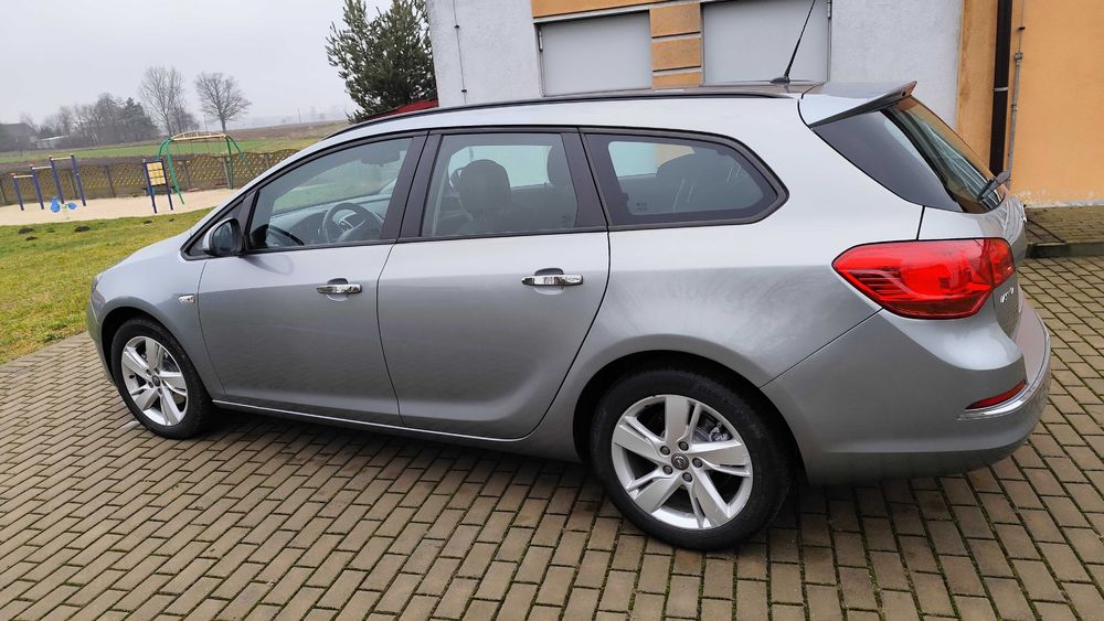 Opel Astra j Lift 1.7 CDTi 120KM 2013r 193tys km