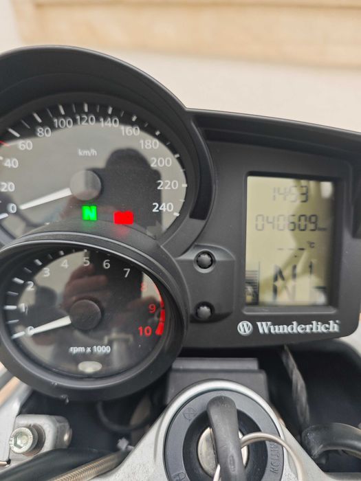 BMW R 1200 R com alguns extras