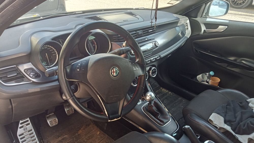 Alfa Romeo Giulietta 1.6 com poucos Kms!!