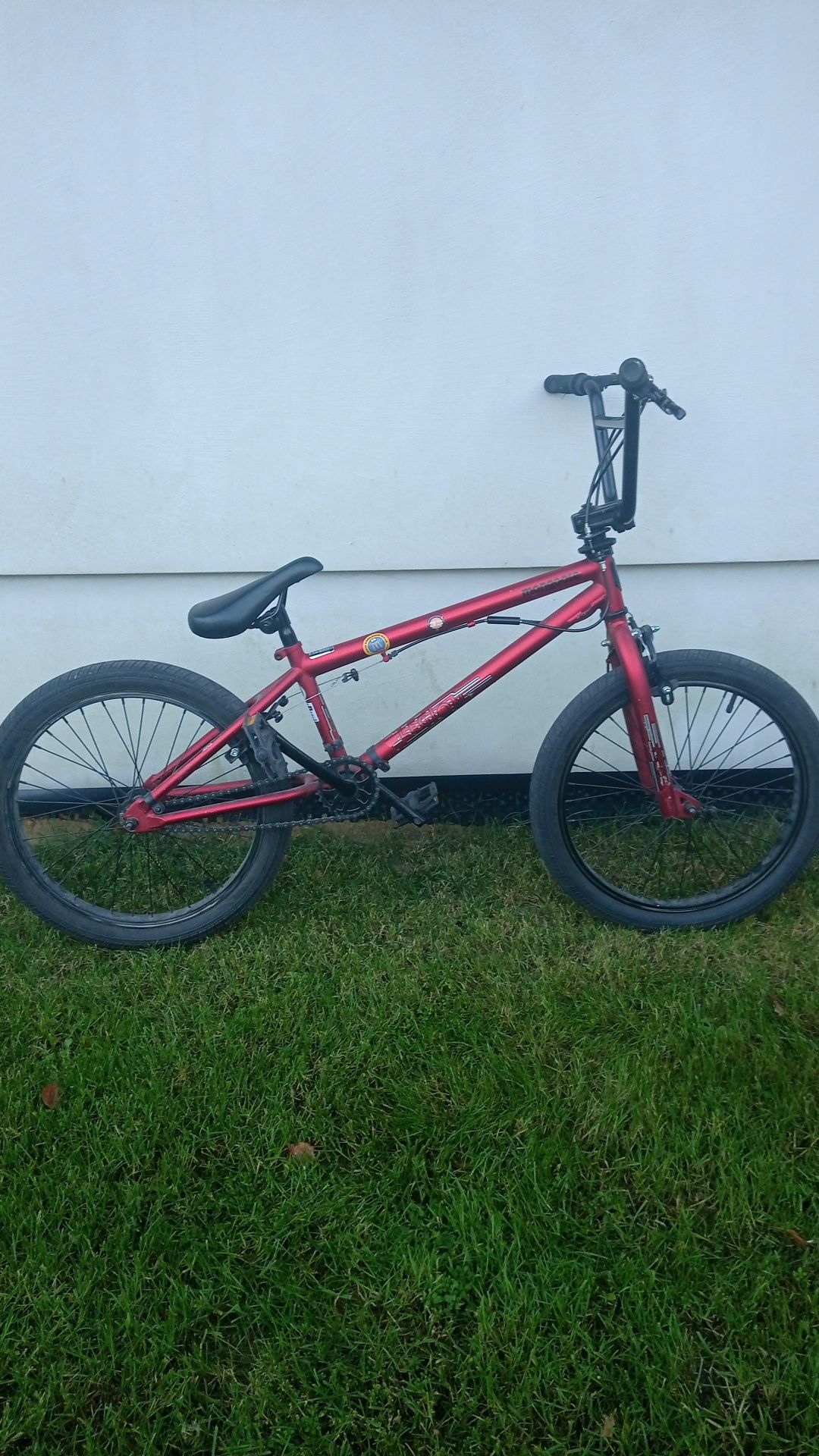 Rower BMX mongoose czerwony