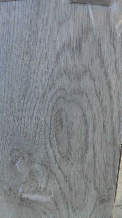 Pavimento laminado Artens INTENSO 8 mm 2 caixas (≈3,98 m²) — novo