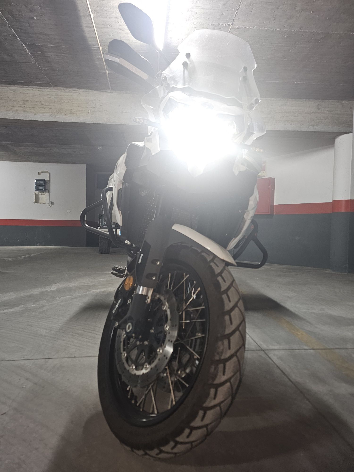 Benelli TRK 502 X (12/2022) — 3 Malas Shad Cromadas + Suportes — 14 23