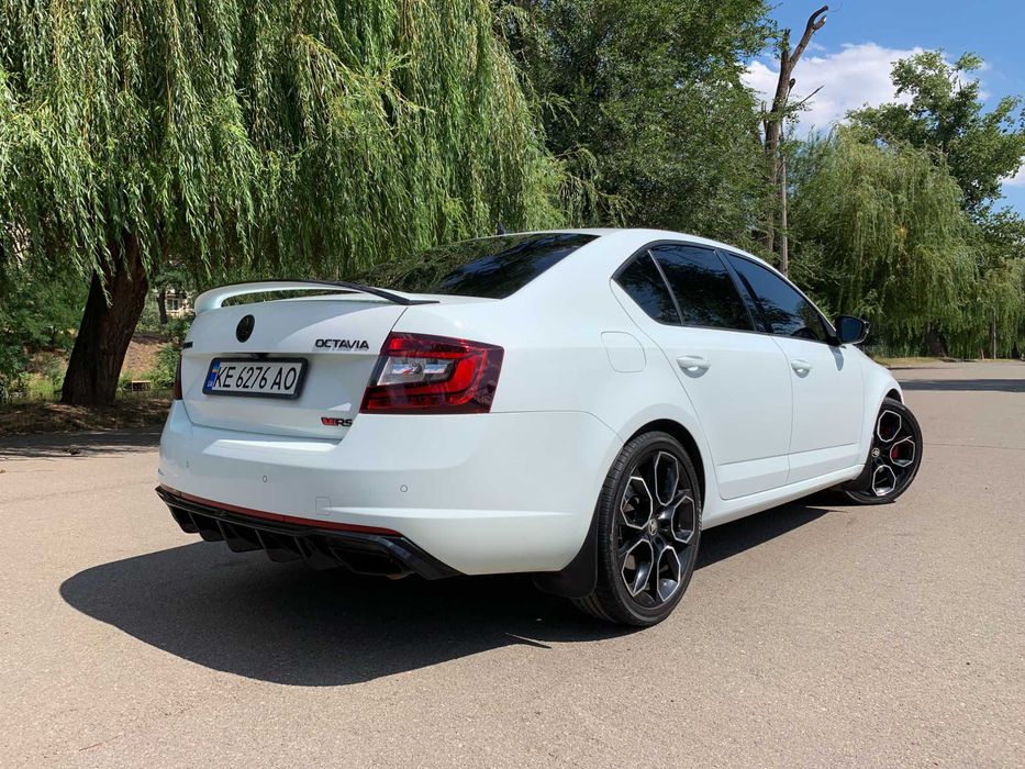 Skoda Octavia RS 2.0 TSI 2018 года.