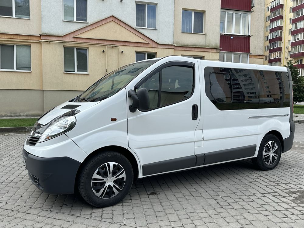 Опель Віваро 2.0TDI