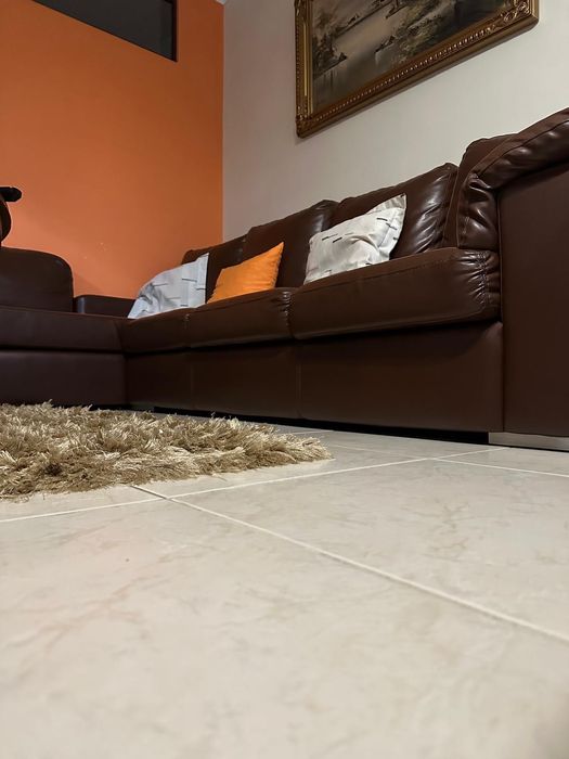 Sofá com chaise longue