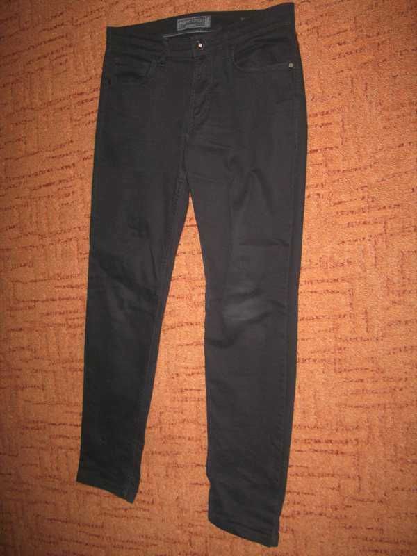 Spodnie jeansowe czarne rozm.48 (32/32)