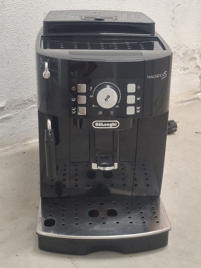 Máquina Café Automática ((( Delonghi Magnifica S )))
