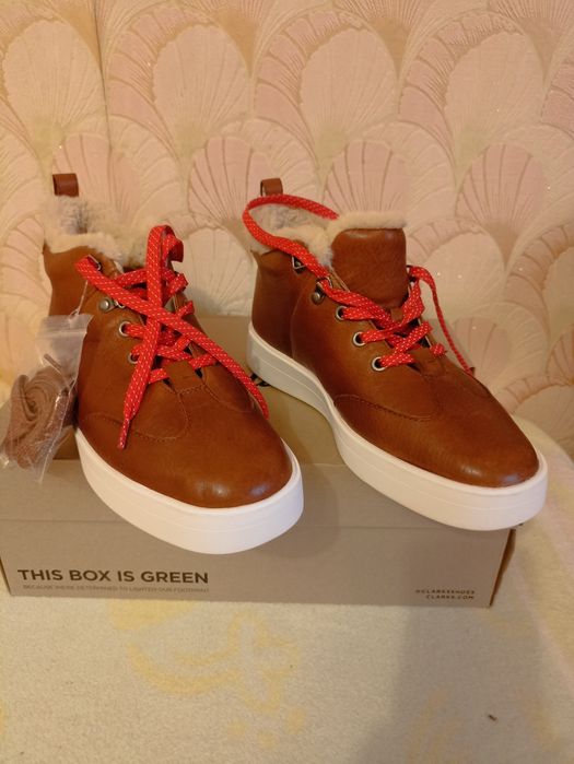 Жіночі зимові черевики Clarks