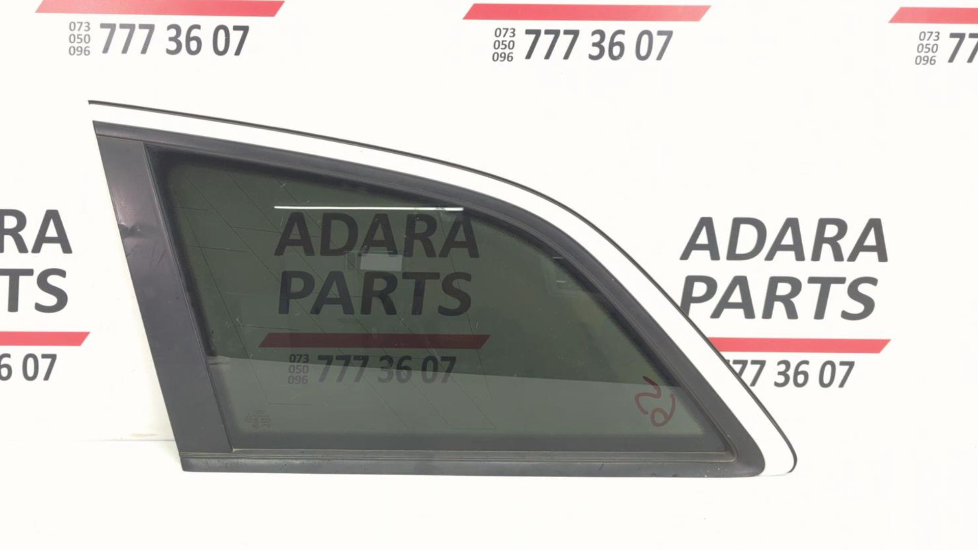 Форточка (глухое для Audi Q7 Premium Plus