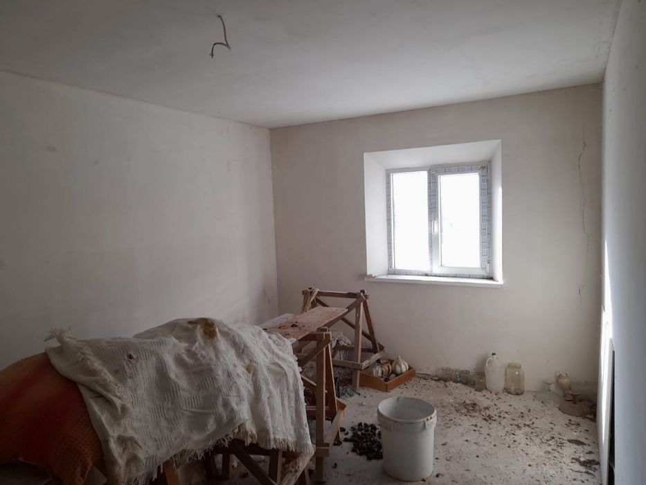 Продам будинок і земельну ділянку в с. Іванівці