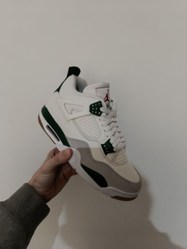 Air Jordan 4 SB Pine Green 38.5