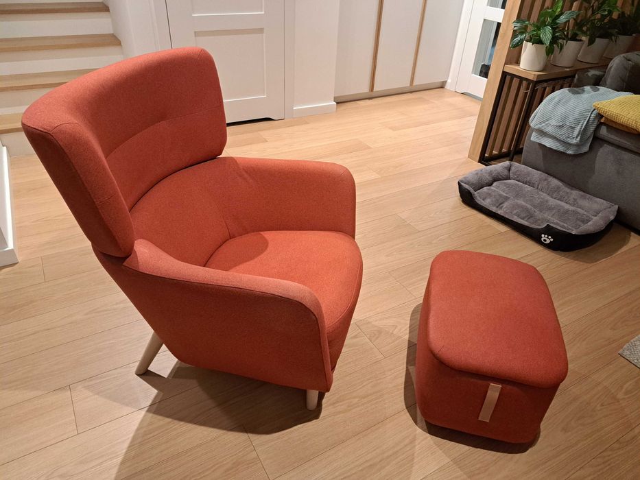 Ikea Oskarshamn - Fotel uszak Tonerud (czerwony)