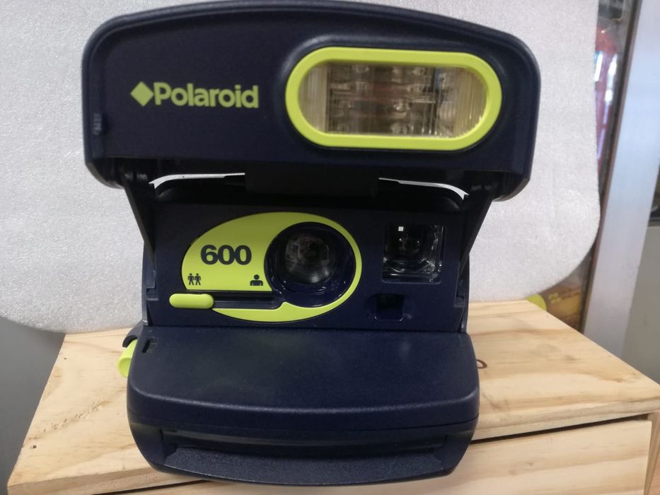 Polaroid Instant Camera 600.64309815054721121