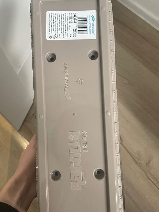 Doniczka długa plastikowa