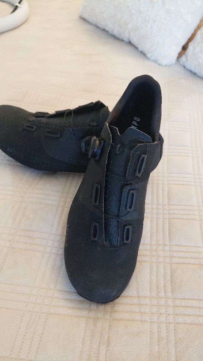 Sapatos Fizik R4