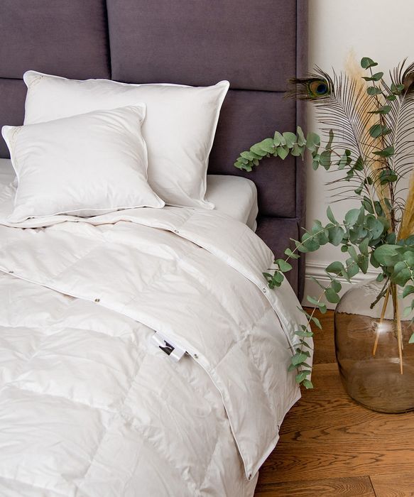 Kołdra AMZ DREAM wiosenna puch 90% 135x200cm Kremowy