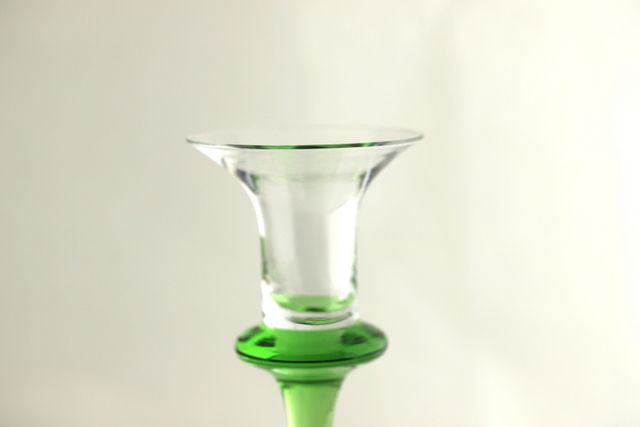 Świecznik szklany zielony wysokość 25cm
