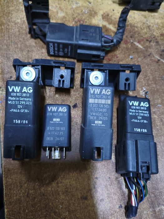 Przekaźnik świec żarowych VW 038.907.281 D , B , 03G.907.282 A ,