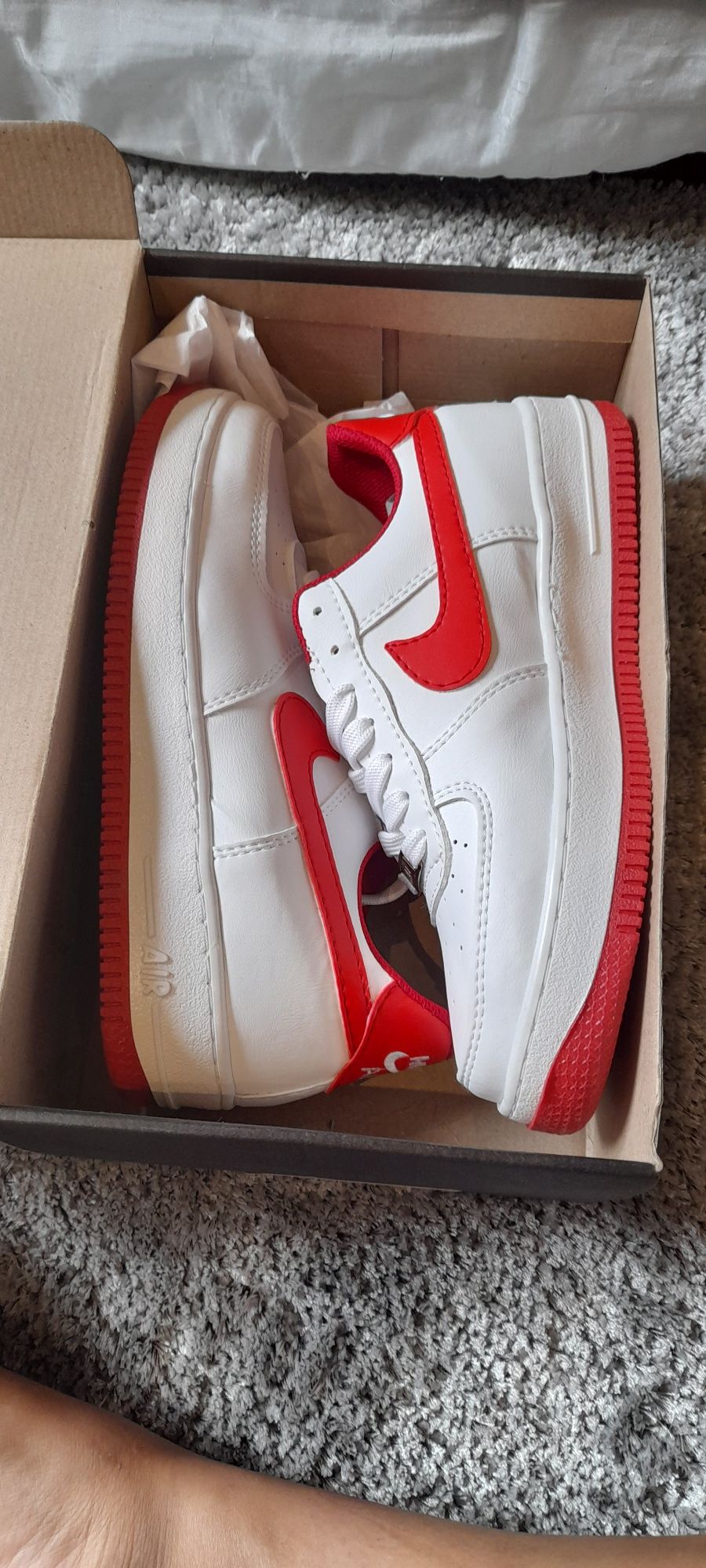 Tenis Nike vermelho