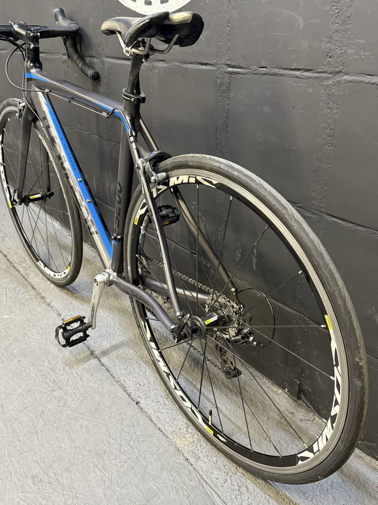 Rower szosowy Thompson Race Line 5200 Shimano 105 51 cm Urban Bikes