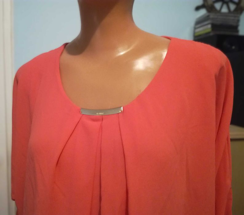 Elegancka włoska bluzka wizytowa, nowa z metką