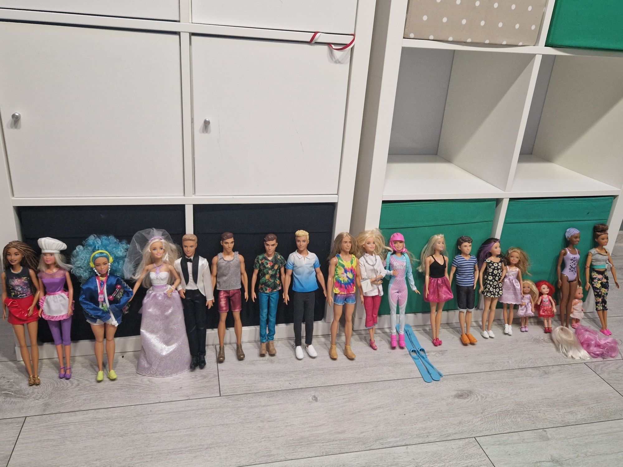 Barbie, lalki + akcesoria, ubrania, meble, kuchnia, sklep i inne.