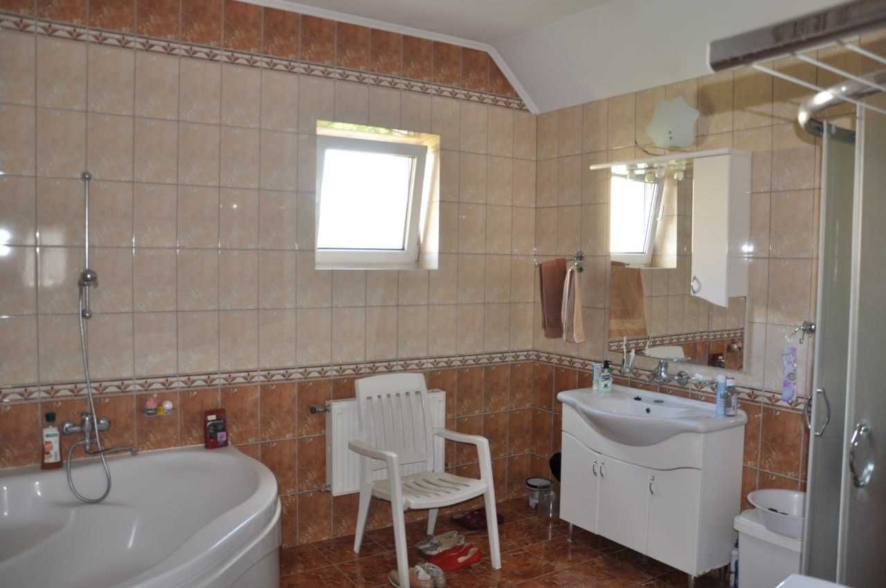 Продається дворівнева квартира  по вул. Крука(Шевченка)