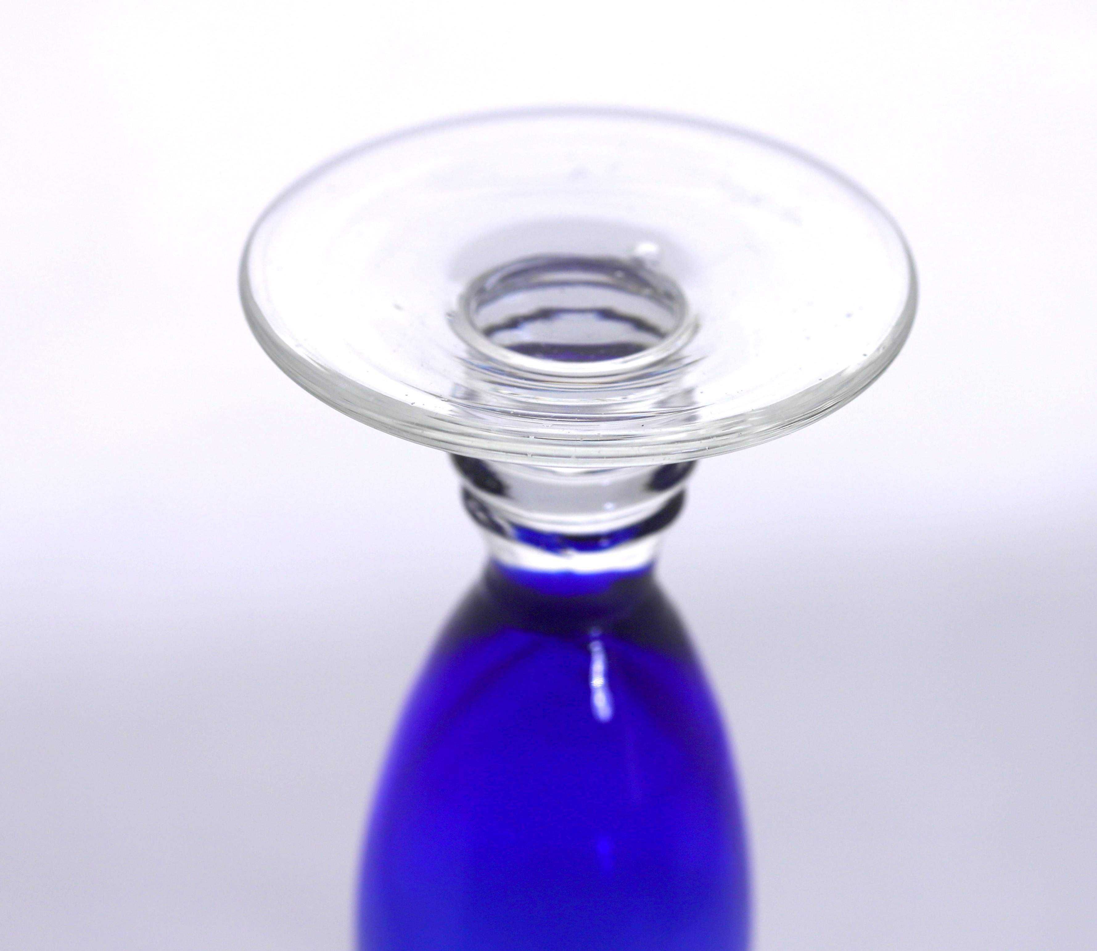 Wazon szklany kobaltowy niebieski wys. 20cm barwiony w masie vintage