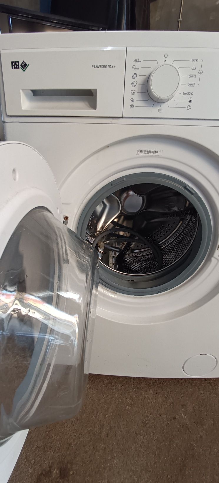 Máquina de lavar roupa  em óptimo estado  em baixo preço