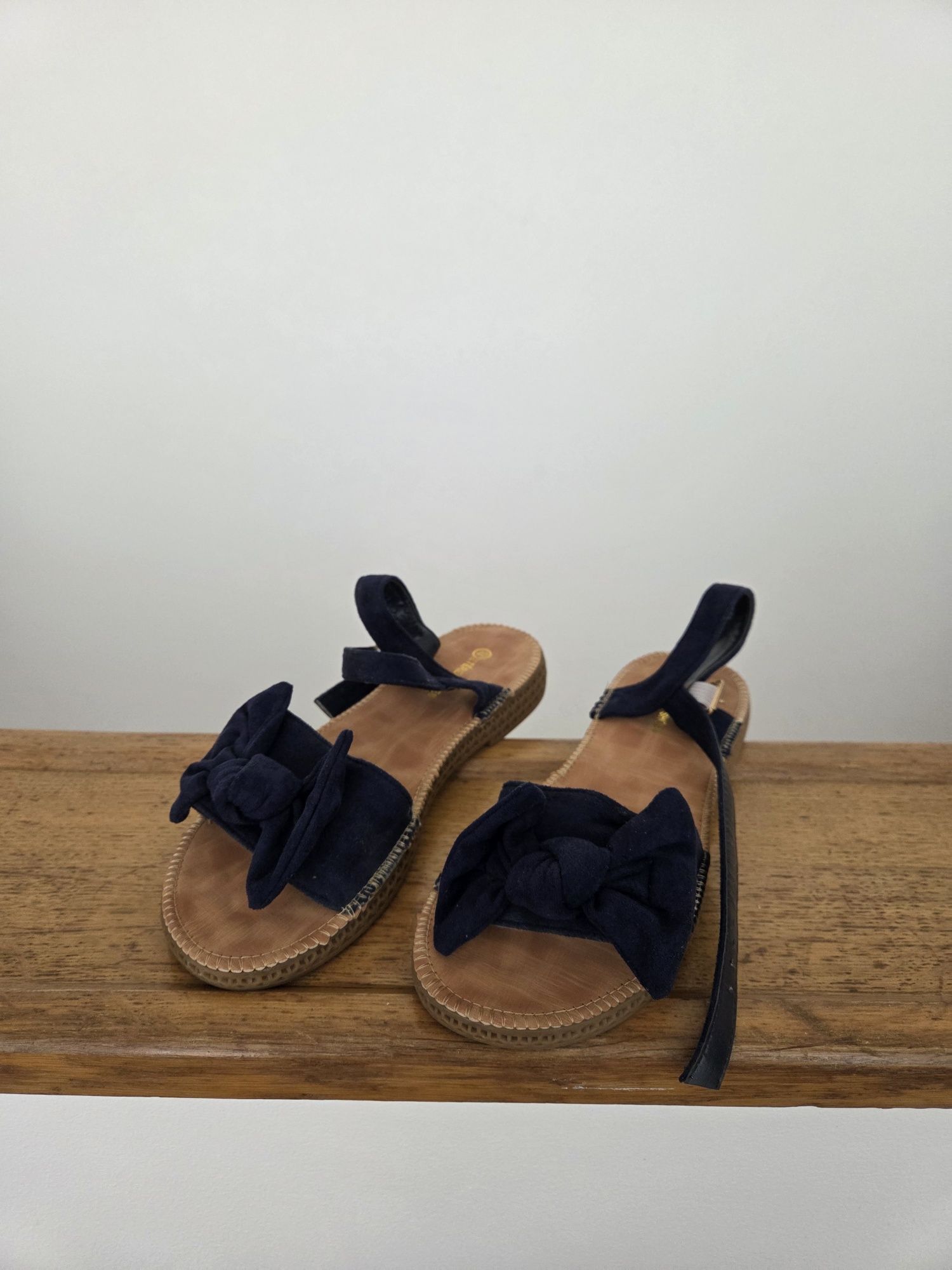Sandálias azuis escuras etéreos shoes