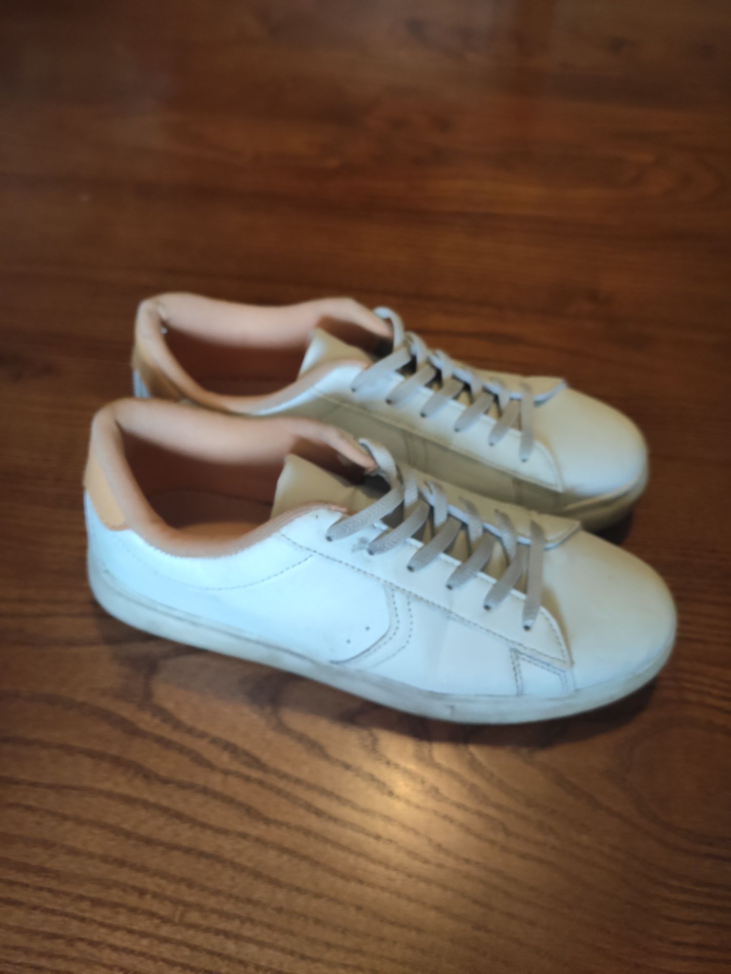 Buty sportowe Reserved 38