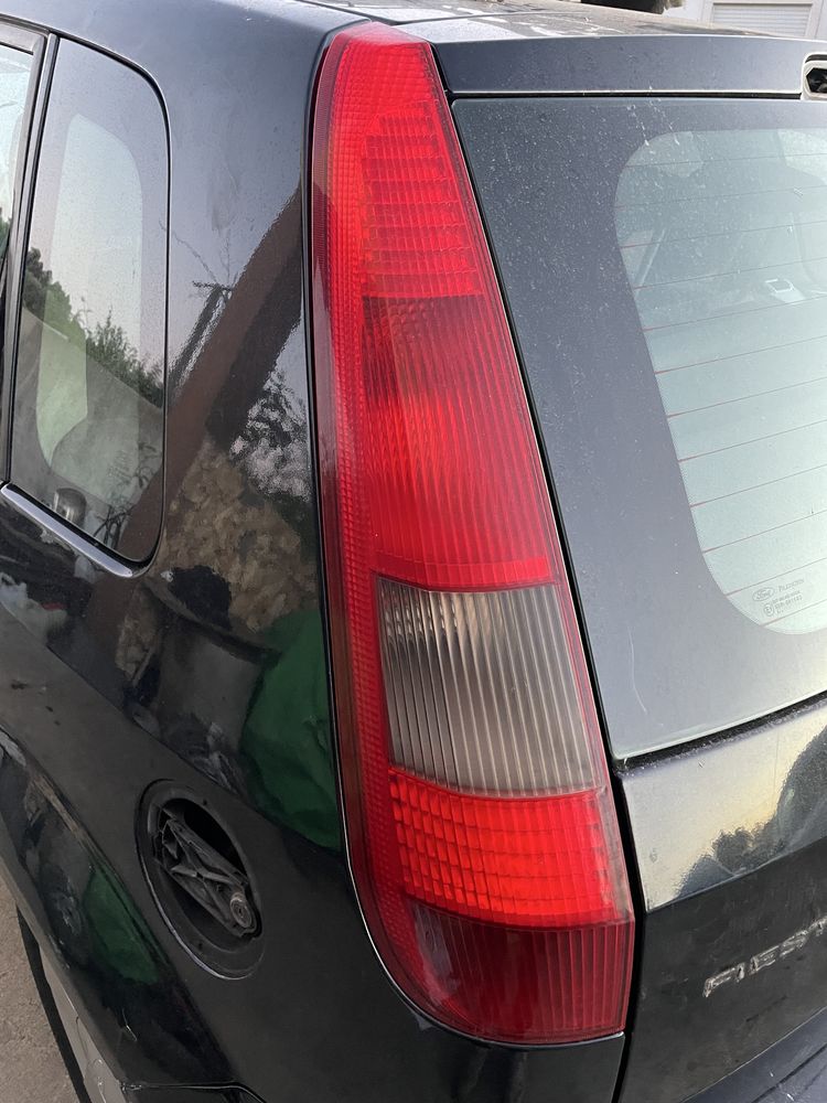 Farois traseiros Ford Fiesta mk5 2003