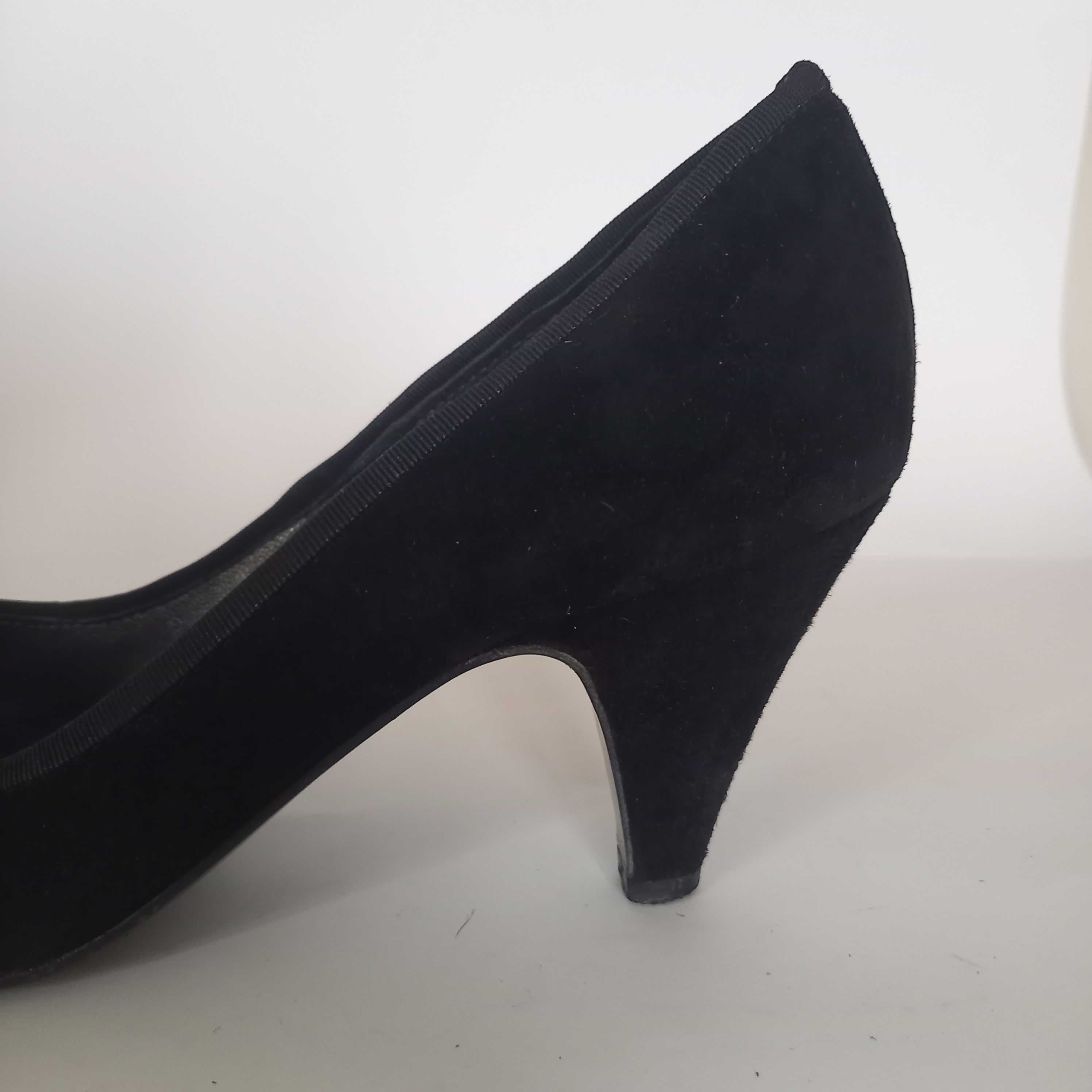 Buty damskie włoskie - wygodny obcas  roz. 38 / zamsz naturalny