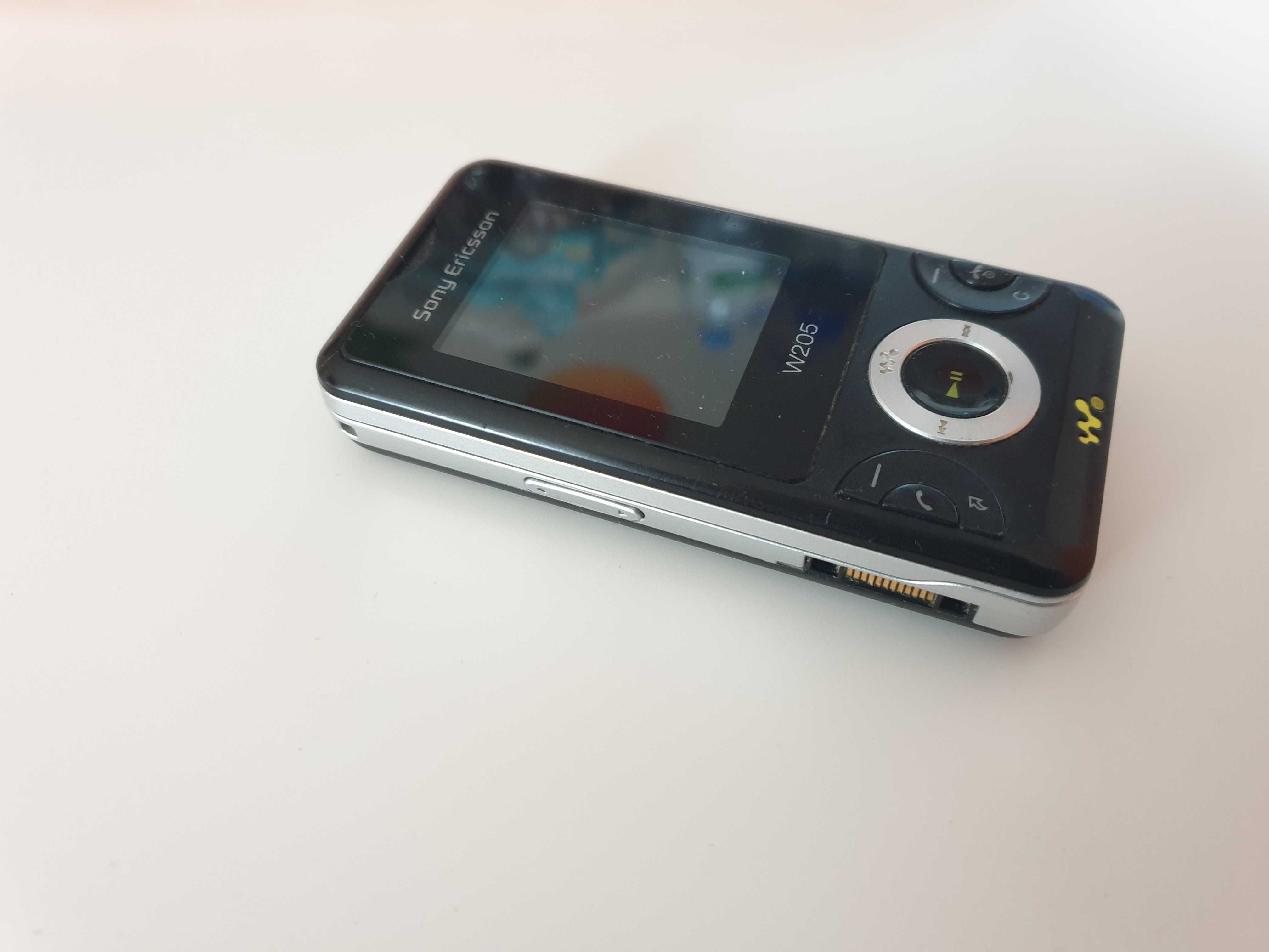 Telefon Sony Ericsson W205 Ambient Black