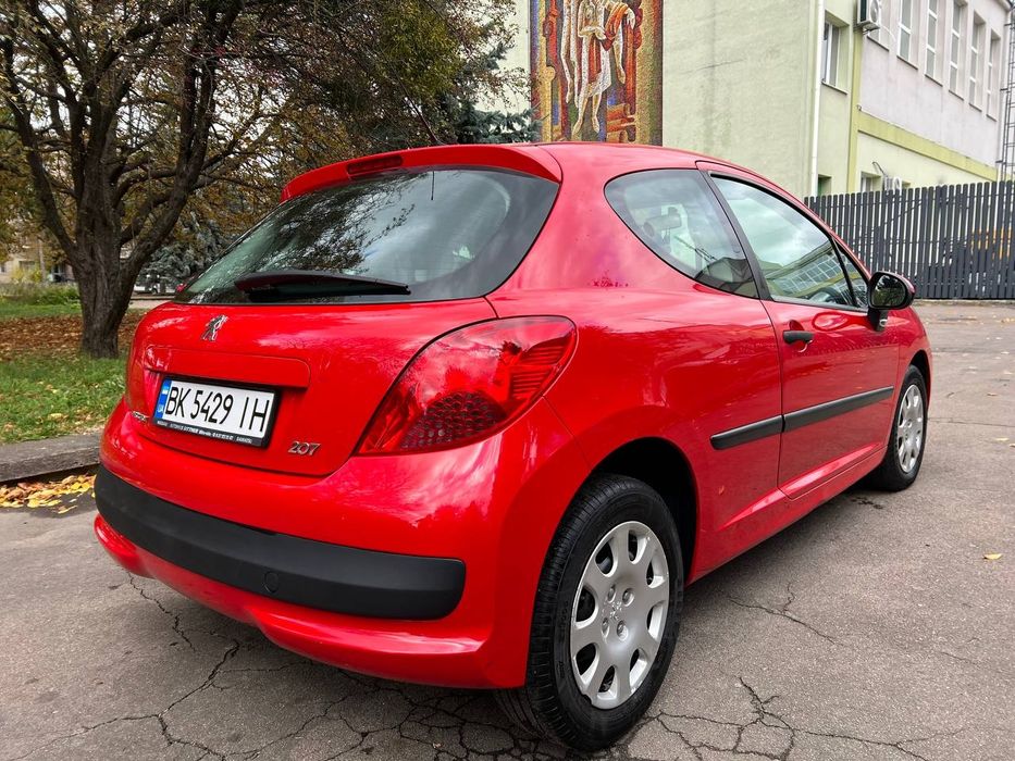 Продам Peugeot 207 2009р 1.4 бензин
