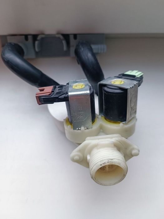 Впускний клапан води Zanussi ZWP 580