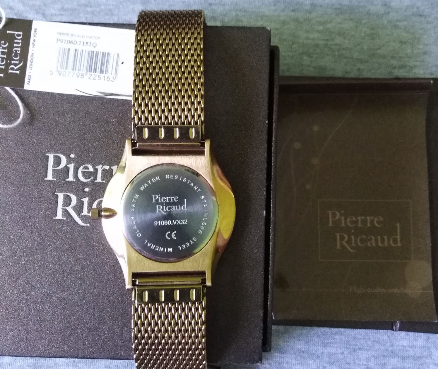Продам часы  Pierre Ricaud
