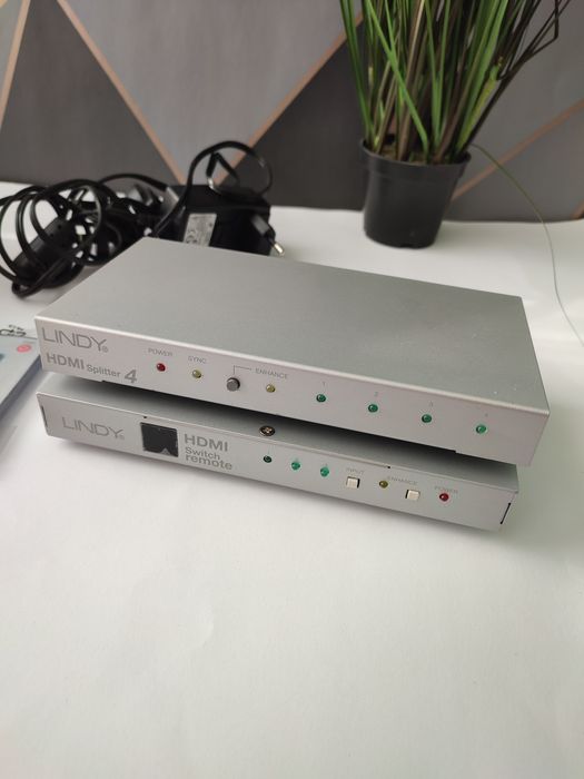 4-портовий HDMI-сплітер Lindy 32588