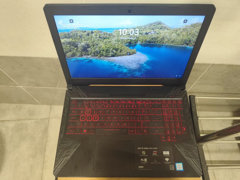 Portátil ASUS TUF Gaming FX504 Series