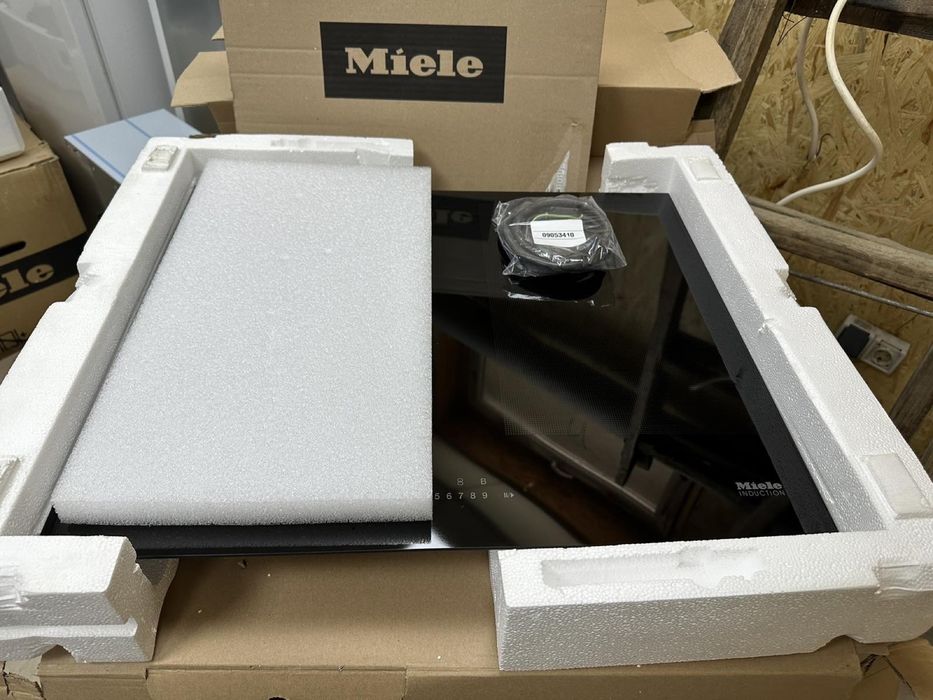 Індукційна плита Miele KM 7464 FL