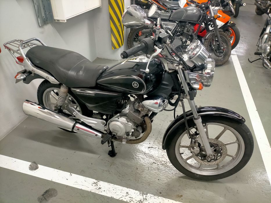 YBR 125 custom 2012 com 10800km
