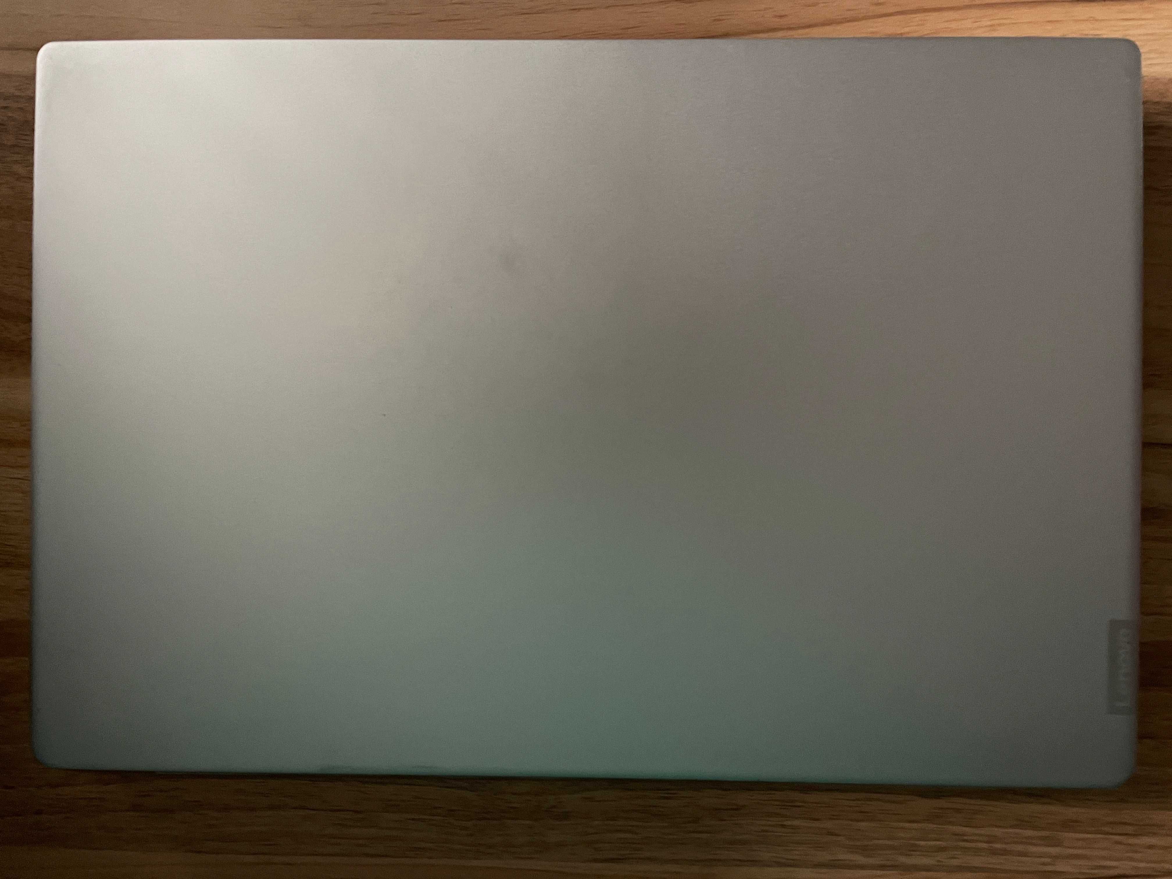 Lenovo Ideapad 330s 15.6" AMD Ryzen 5 12gb RAM 256gb SSD